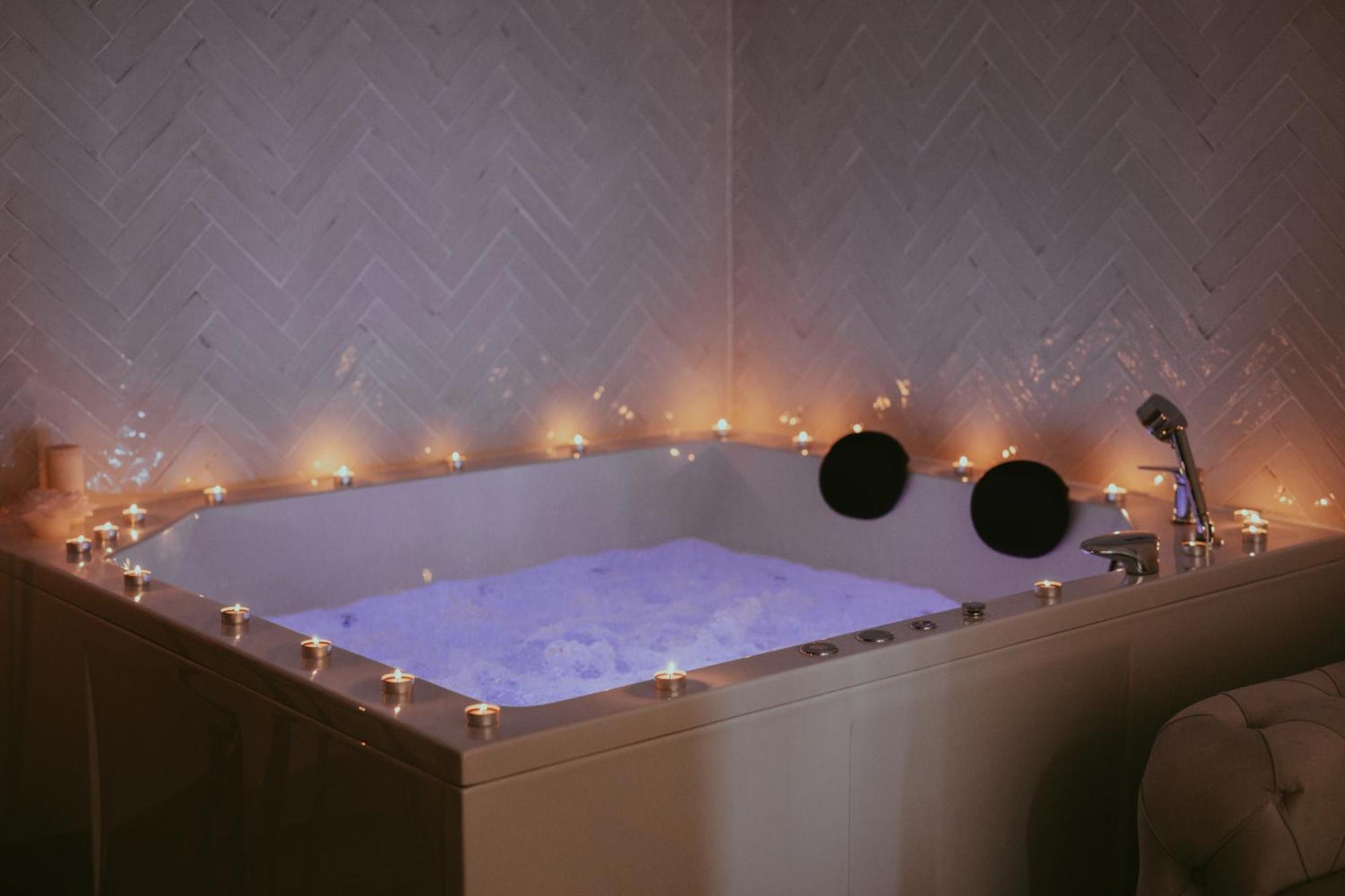 Luxury Jacuzzi Apartment Mostar Bagian luar foto