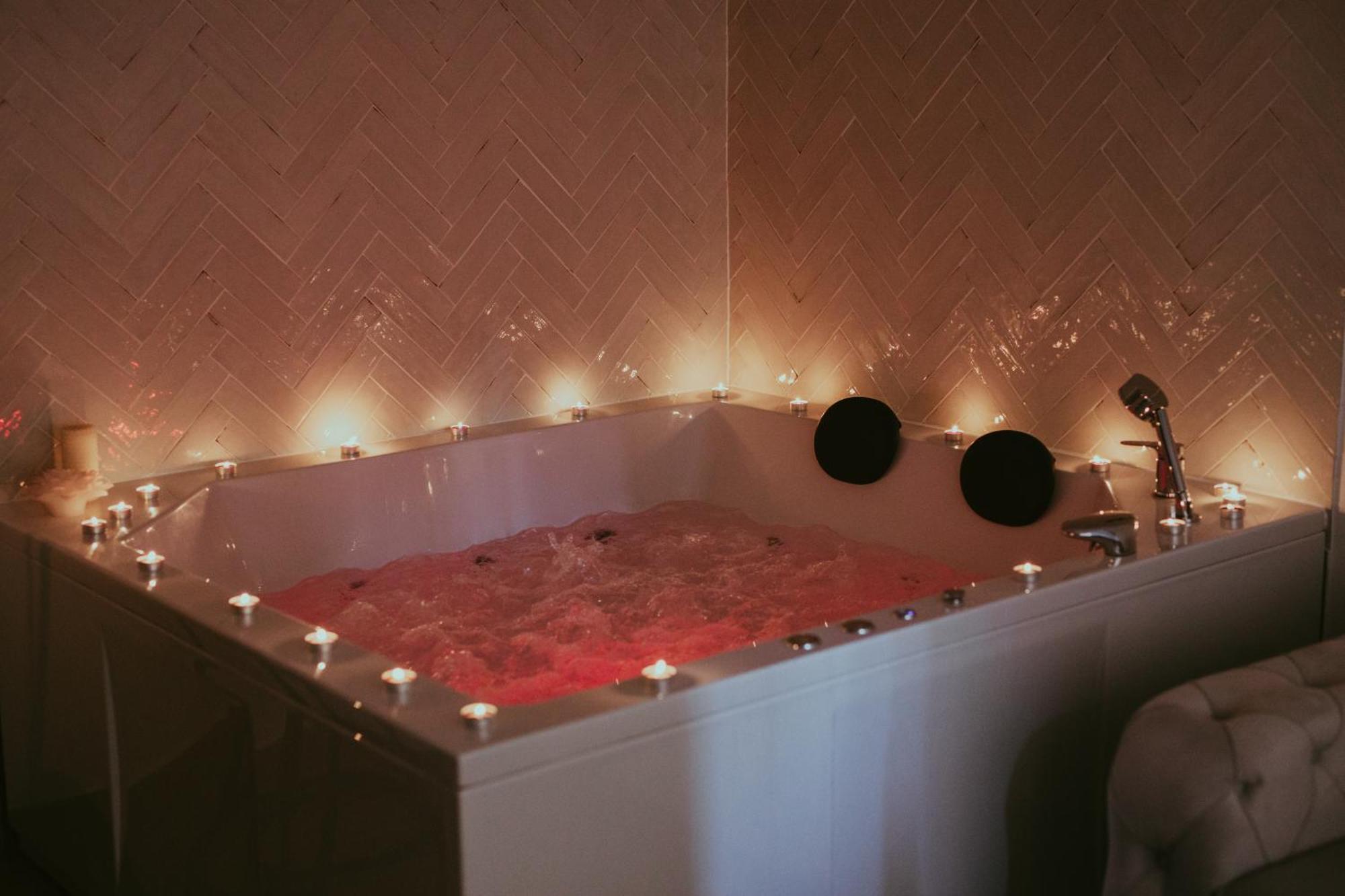 Luxury Jacuzzi Apartment Mostar Bagian luar foto